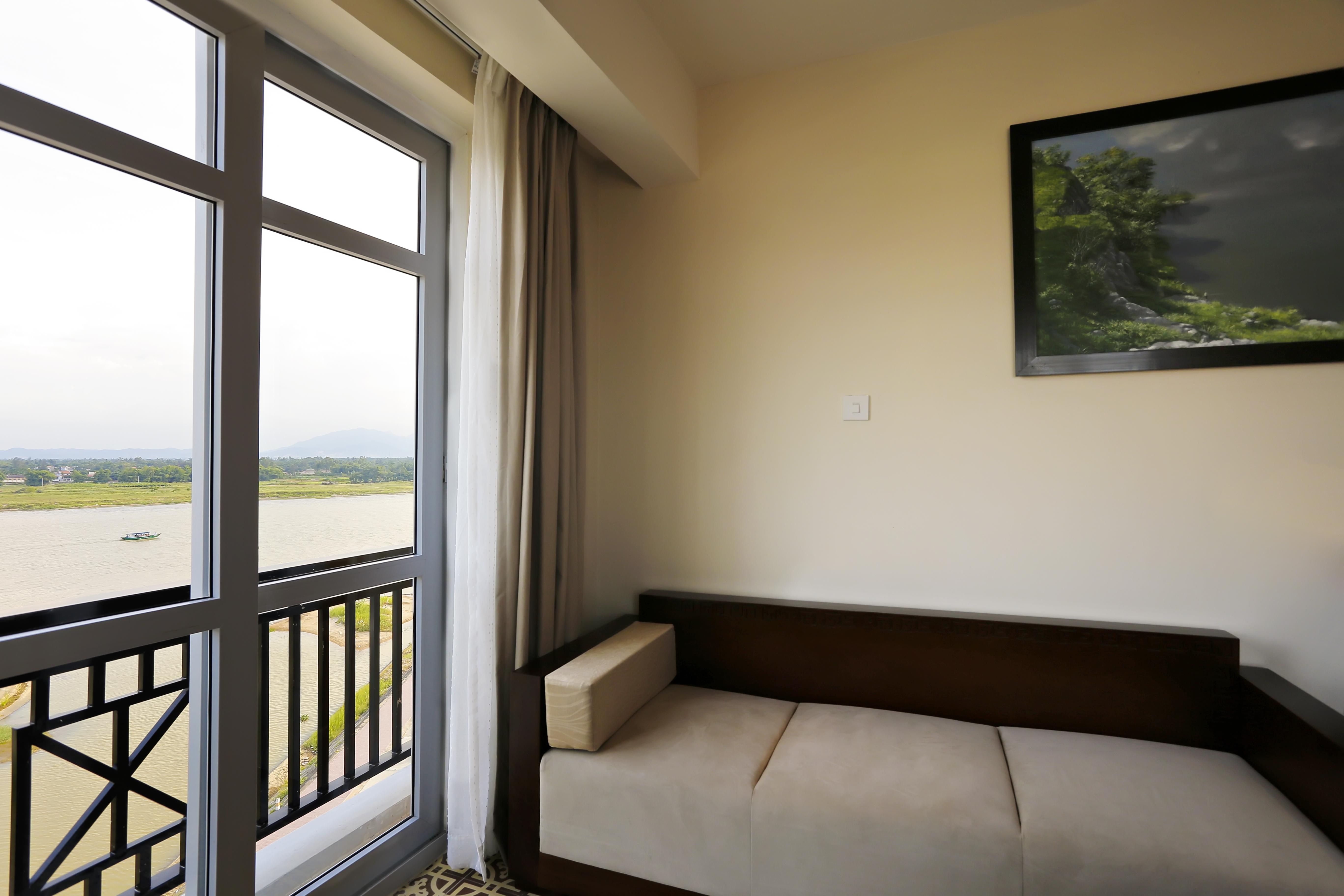 Royal Riverside Hoi An Hotel & Spa Bagian luar foto