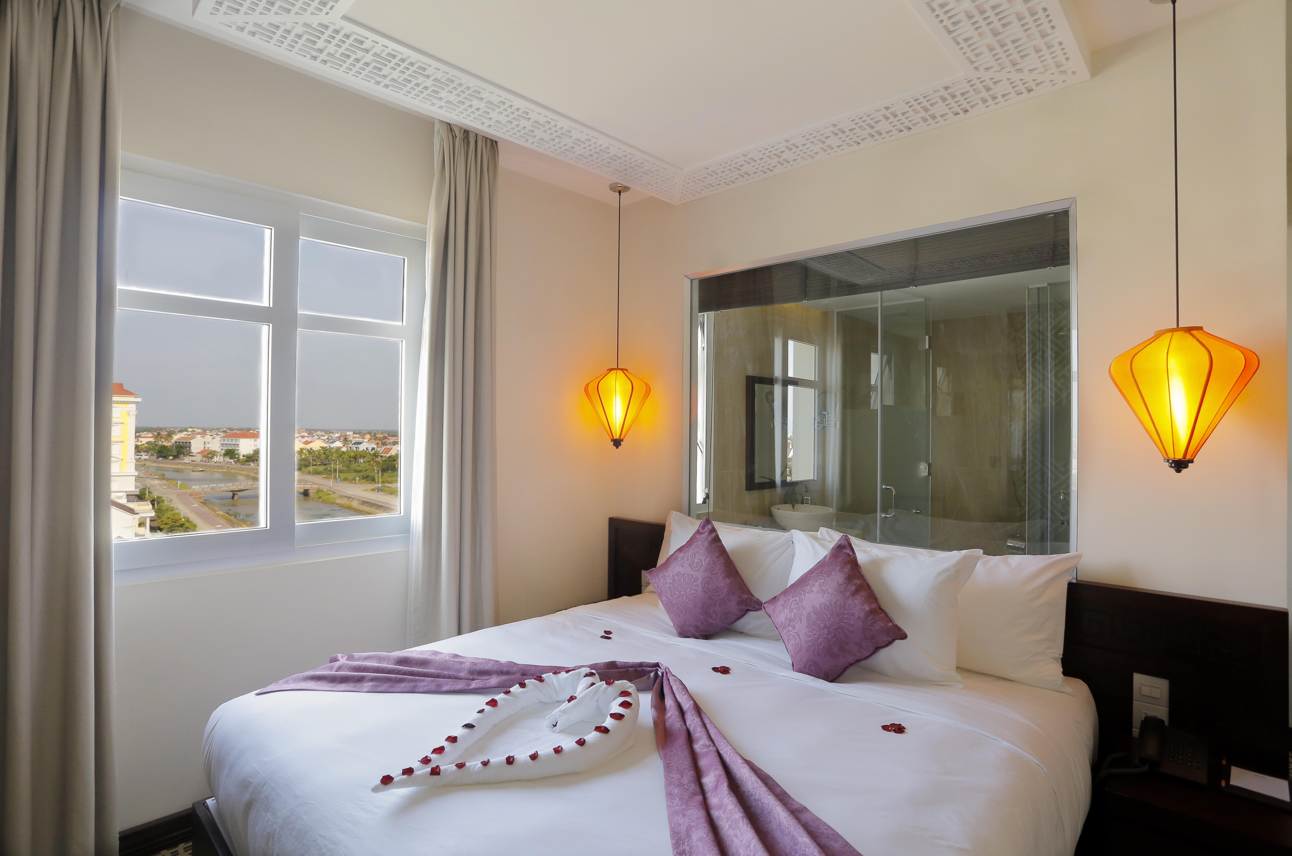Royal Riverside Hoi An Hotel & Spa Bagian luar foto