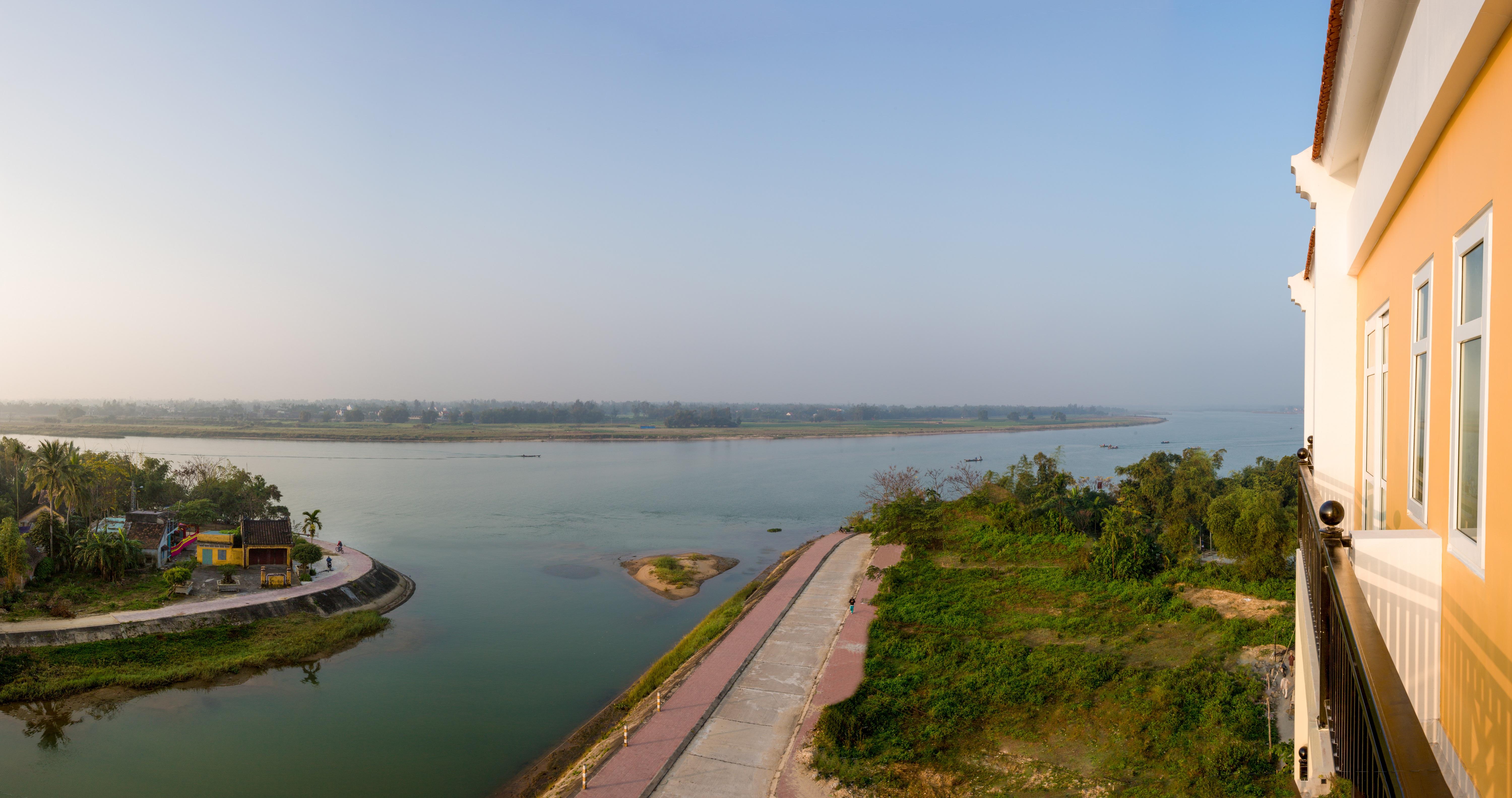 Royal Riverside Hoi An Hotel & Spa Bagian luar foto