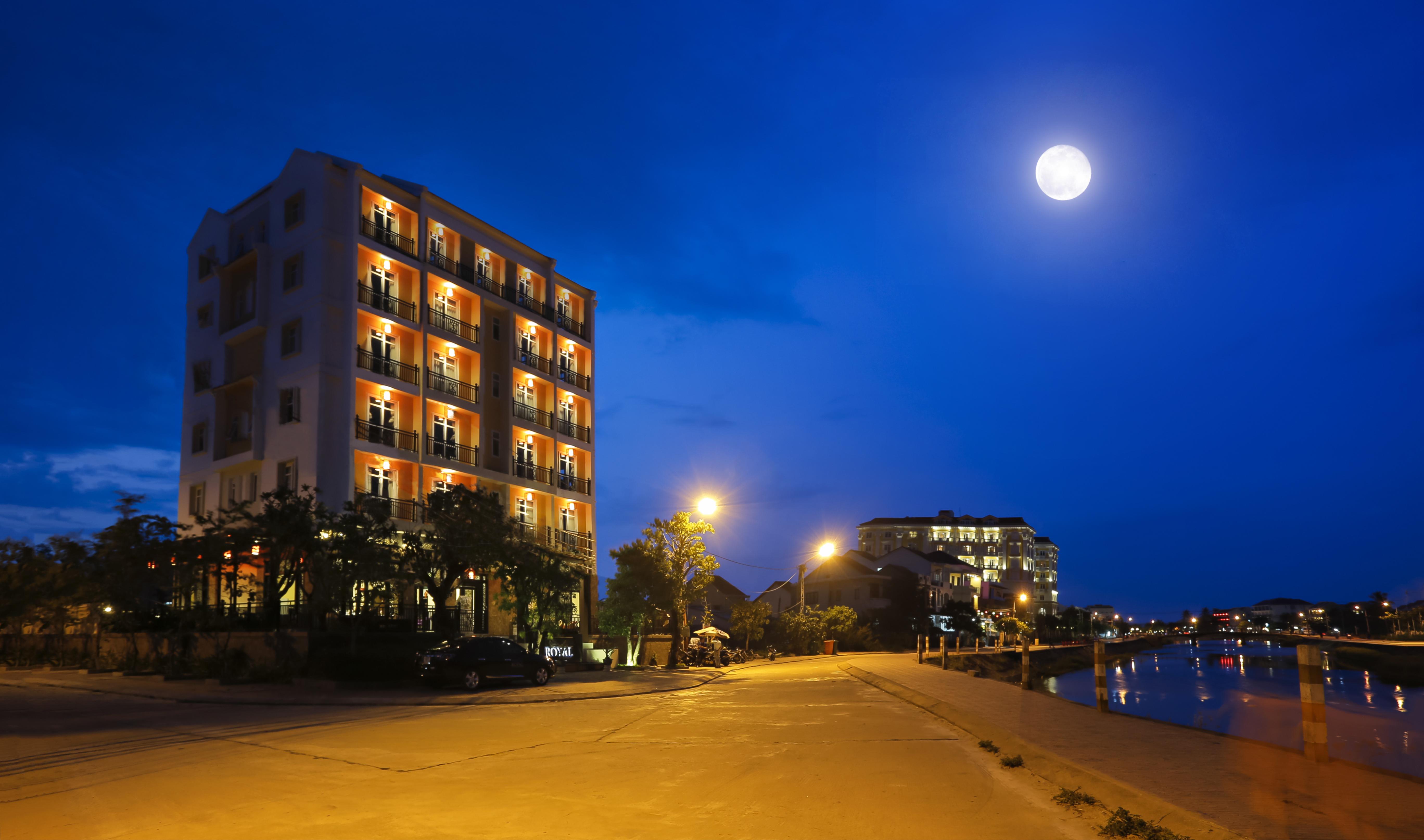 Royal Riverside Hoi An Hotel & Spa Bagian luar foto