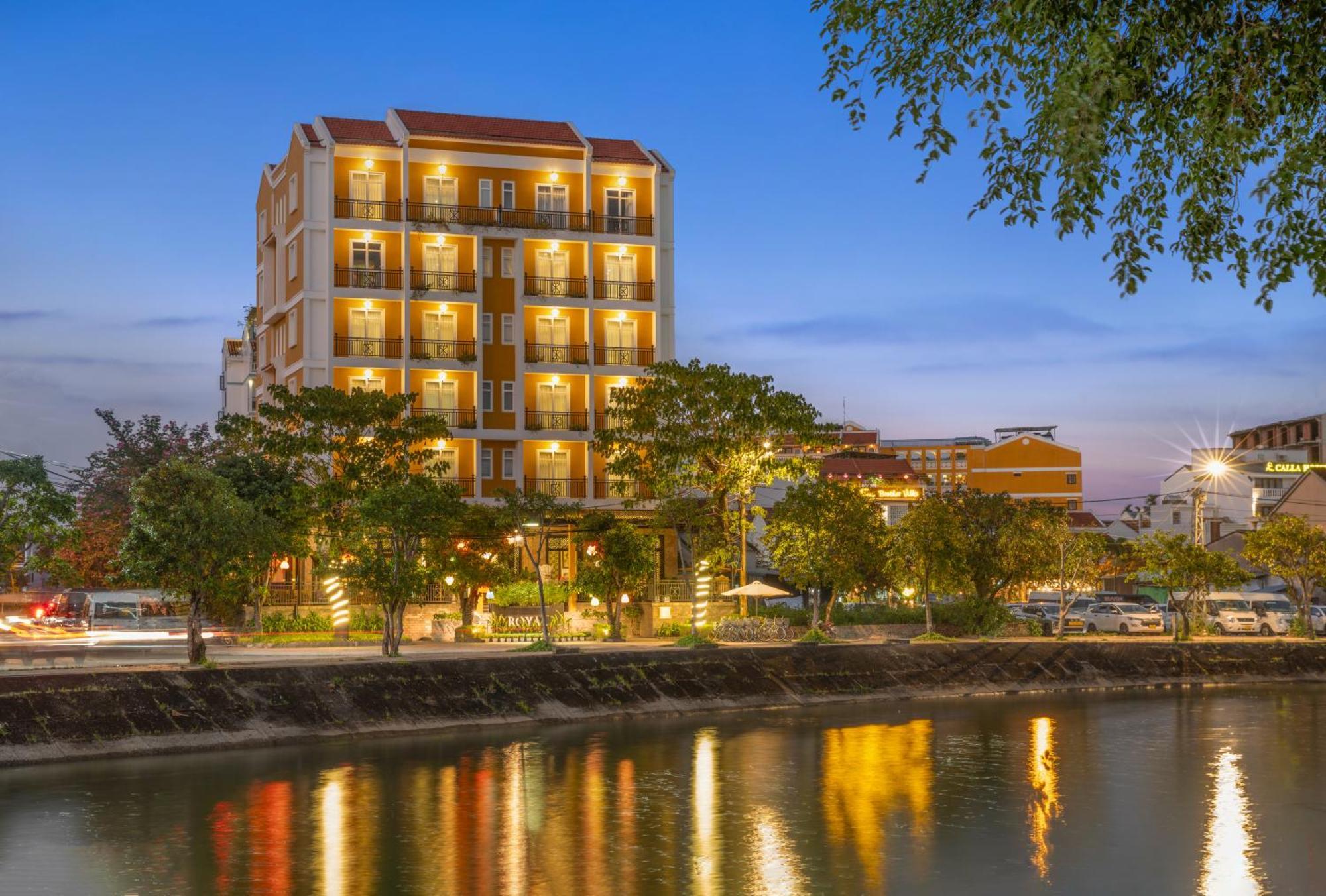 Royal Riverside Hoi An Hotel & Spa Bagian luar foto