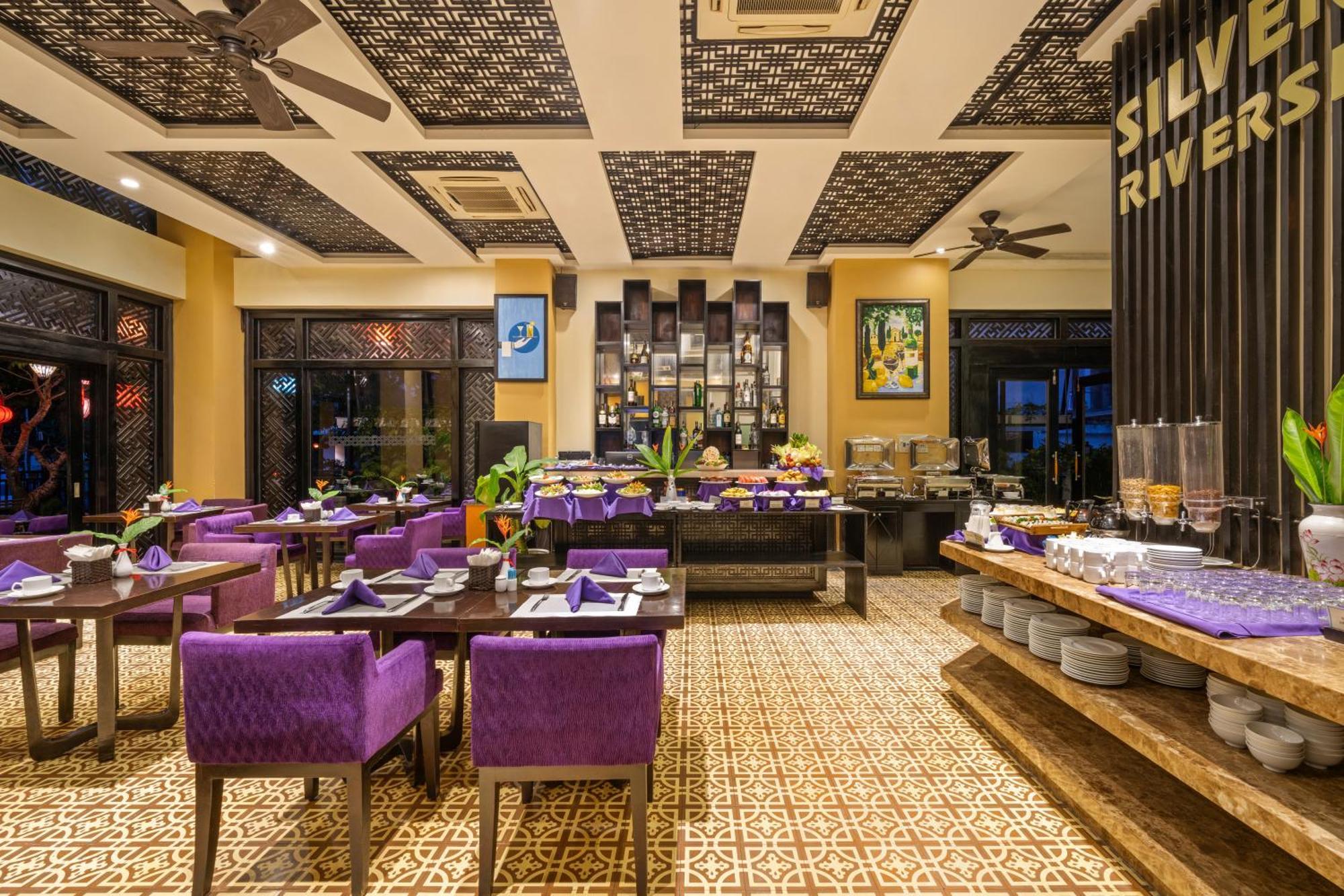 Royal Riverside Hoi An Hotel & Spa Bagian luar foto