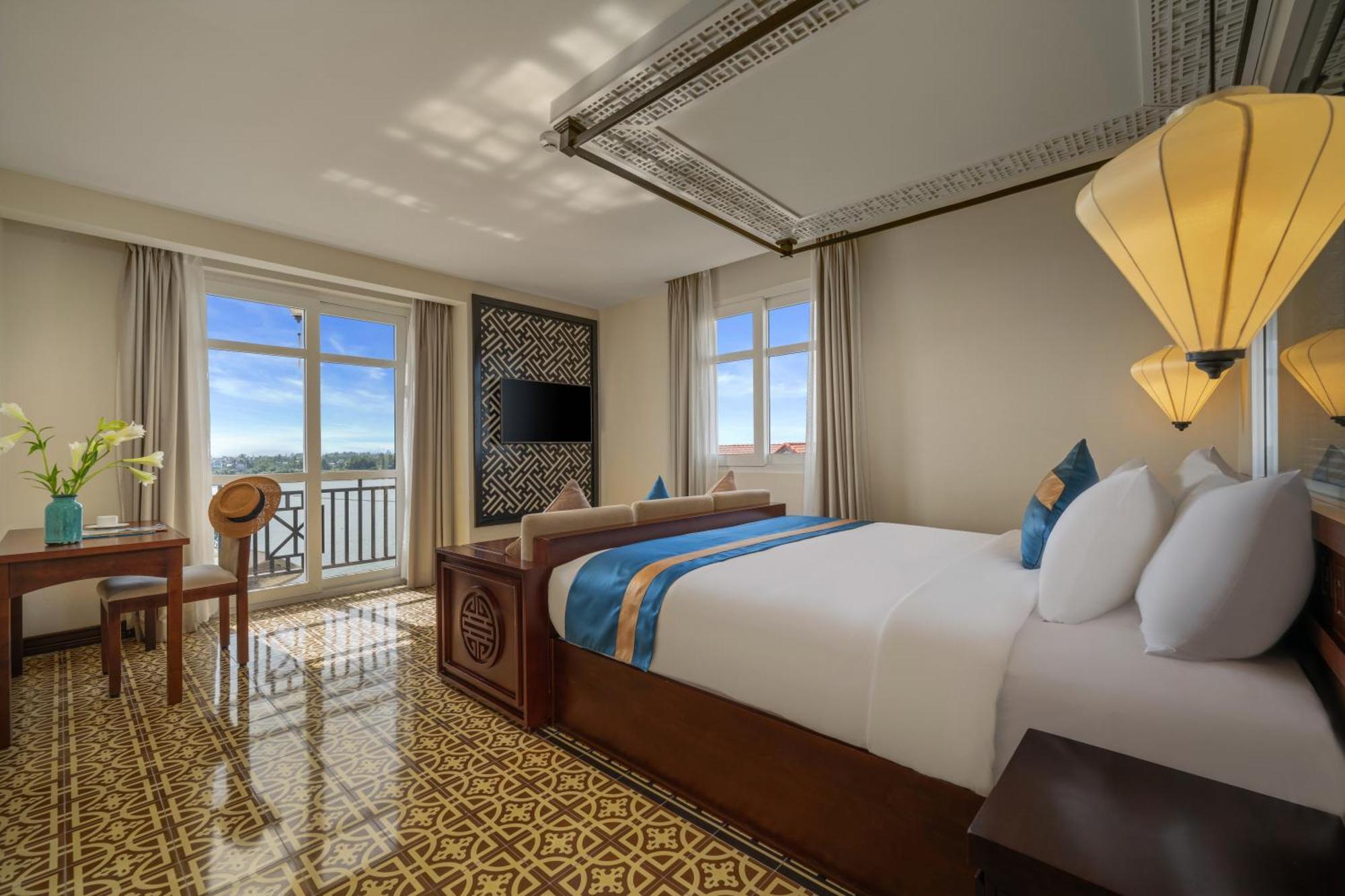 Royal Riverside Hoi An Hotel & Spa Bagian luar foto