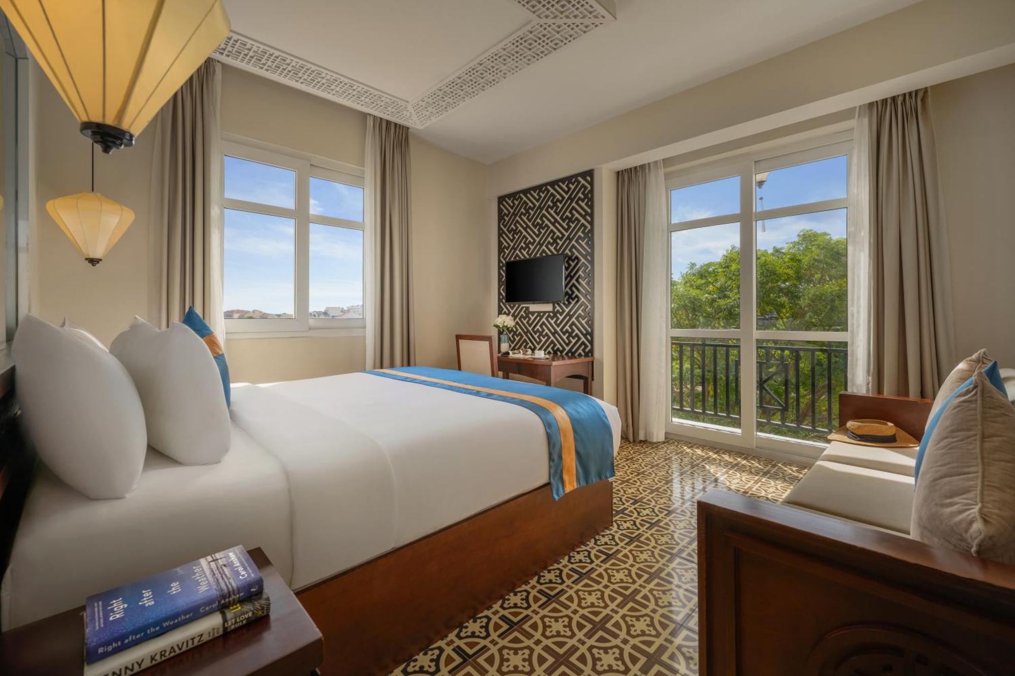 Royal Riverside Hoi An Hotel & Spa Bagian luar foto