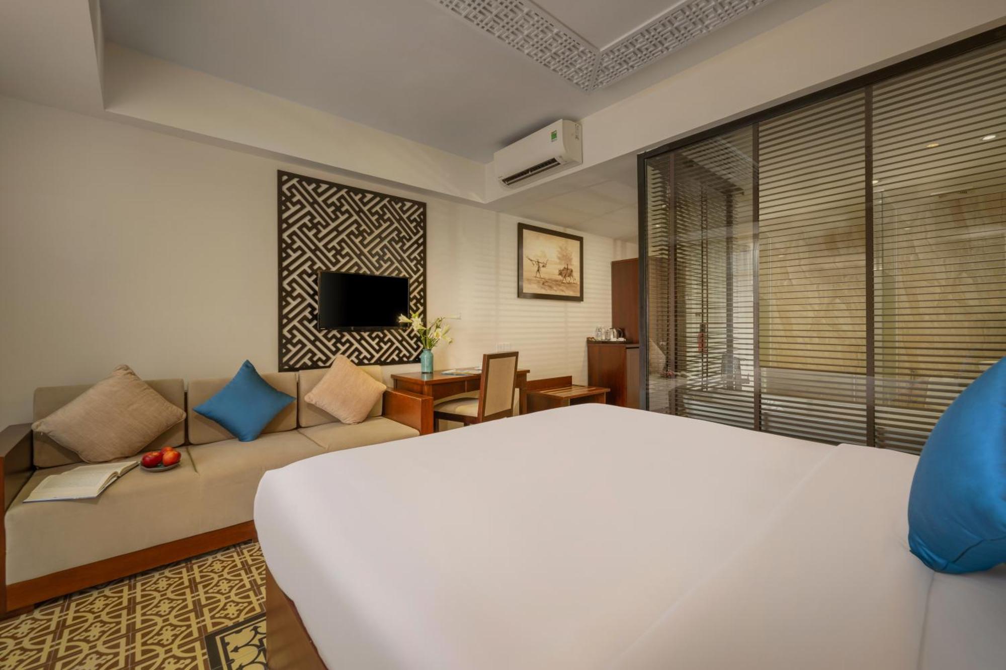 Royal Riverside Hoi An Hotel & Spa Bagian luar foto