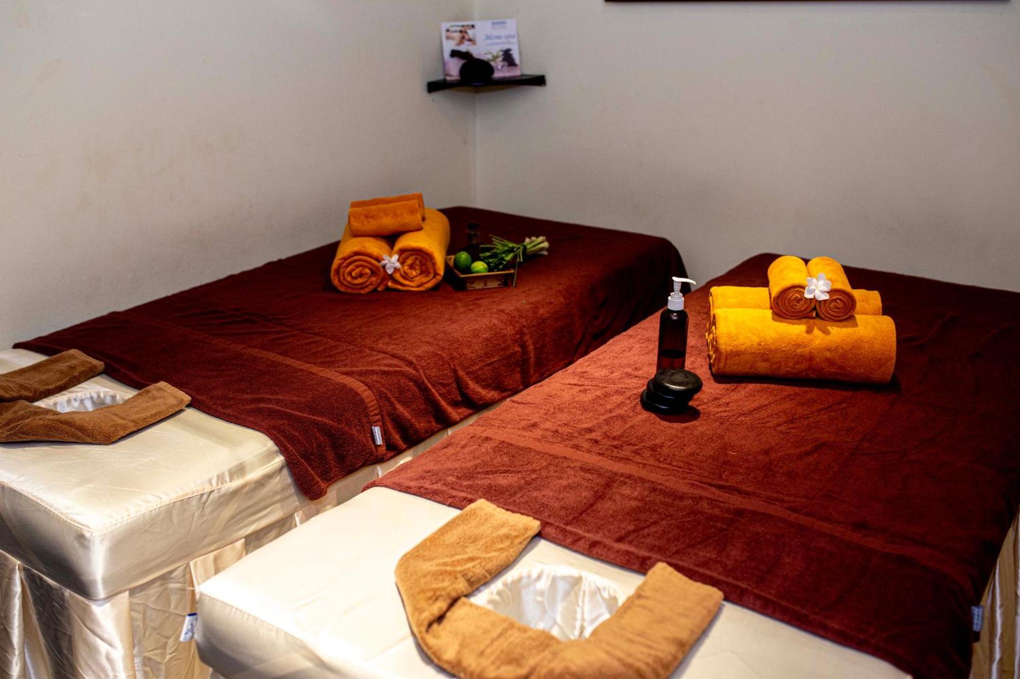 Royal Riverside Hoi An Hotel & Spa Bagian luar foto