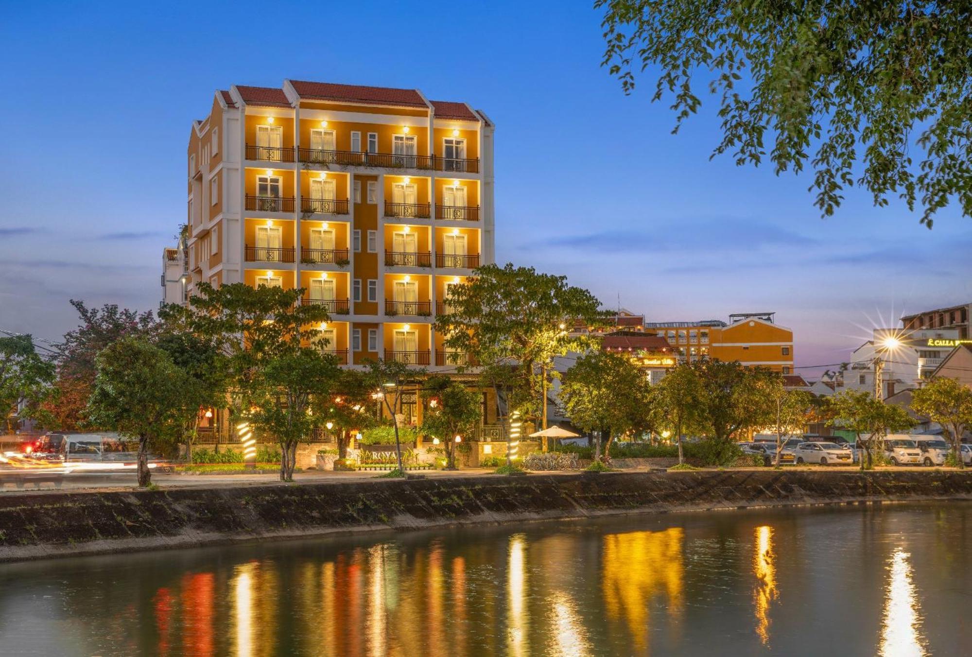 Royal Riverside Hoi An Hotel & Spa Bagian luar foto