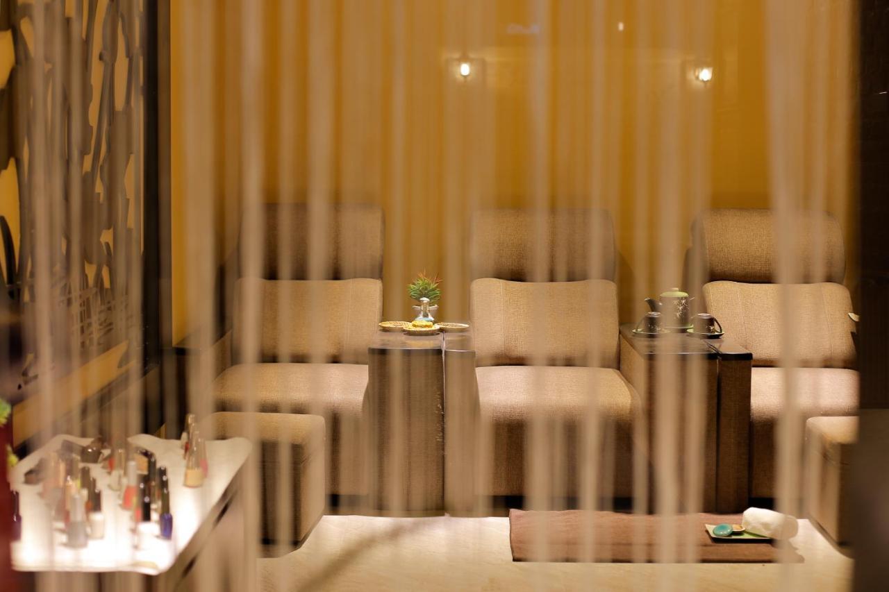 Royal Riverside Hoi An Hotel & Spa Bagian luar foto